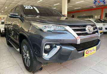 TOYOTA HILUX SW4