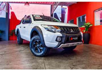 MITSUBISHI L200 TRITON