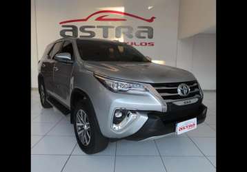 TOYOTA HILUX SW4