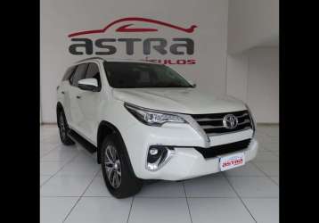 TOYOTA HILUX SW4