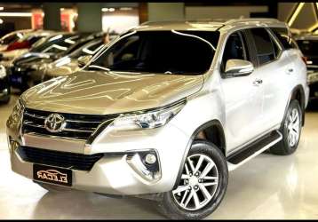 TOYOTA HILUX SW4