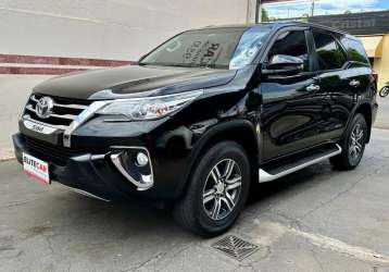 TOYOTA HILUX SW4