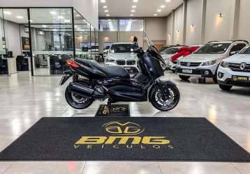 YAMAHA XMAX