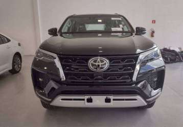 TOYOTA HILUX SW4