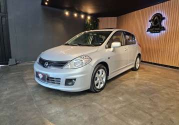 NISSAN TIIDA