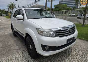 TOYOTA HILUX SW4