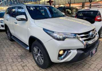 TOYOTA HILUX SW4