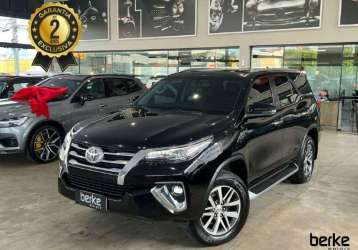 TOYOTA HILUX SW4