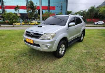 TOYOTA HILUX SW4