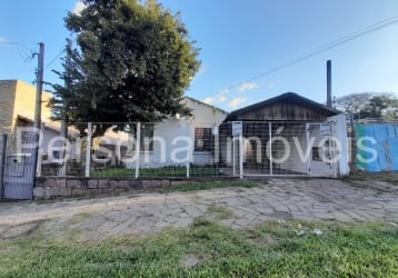 Casa para Venda - Porto Alegre / RS no bairro Teresópolis, 3 dormitórios, 2  banheiros, 3 vagas de garagem, área total 396,00 m², área útil 250,00 m²