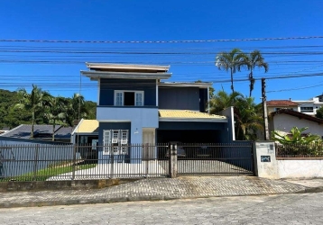 Casas para alugar no Iririú em Joinville | Chaves na Mão