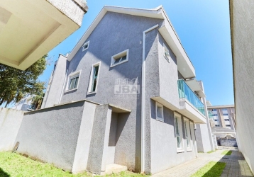 Casas à venda na Rua Marechal Hermes em Curitiba