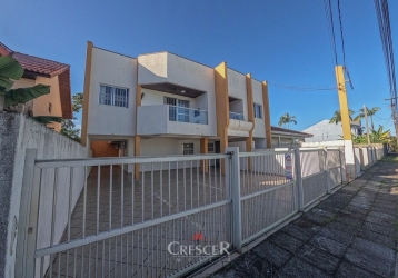 SOBRADO GEMINADO - 02 QUARTOS - 02 GARAGENS - REGIÃO DO SESC/CAIOBÁ em  Matinhos