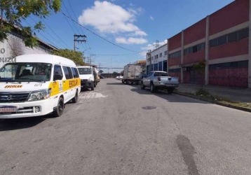 Galpões/Depósitos/Barracões para alugar na Avenida Hugo Fumagali em  Guarulhos