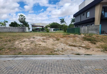 Lindo terreno com 611m², em Condomínio Fechado no Centro de - FDC019