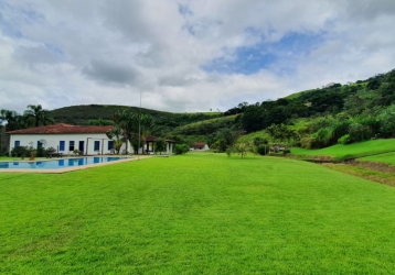 Cachoeira em Pindamonhangaba é diversão garantida