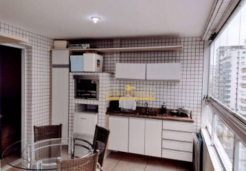 Apartamento com 3 dormitórios à venda, 130 m² por R$ 870.000