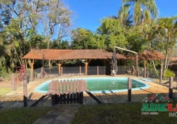 Locação de Chácara em Poá: Campo de Futebol, Piscina Aquecida