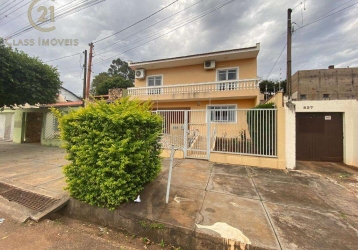 Casas na Rua Coroados em Londrina