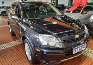 Todo O Carro Branco Novo Do Captiva De Chevrolet Na 35a Exposição