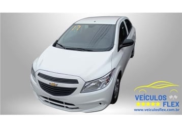 CHEVROLET - ONIX - 2017/2018 - Branca - R$ 47.900,00 - Objetivo Veículos