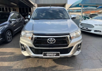 Comprar Picape Toyota Hilux Caminhonete 2.7 16v 4P SR Cabine Dupla Prata  2009 em Botucatu-SP