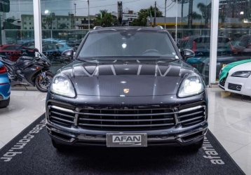 Porsche Cayenne E-hybrid 3.0 V6 462v2021 em Curitiba