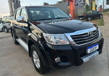 Comprar Picape Toyota Hilux Caminhonete 3.0 4P 4x4 Srv Turbo Diesel Top  Cabine Dupla Automático Prata 2015 em Bauru-SP