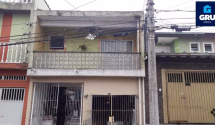 BOA CASA ASSOBRADADA NO JARDIM MONTE CARMELO