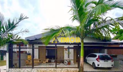 CASA 4 QUARTOS CENTRO