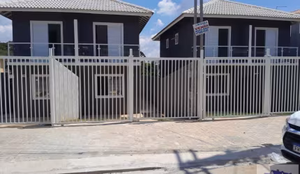 Casa de Rua em Cotia a Venda bairro Colinas 2 quartos 2 vagas.