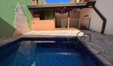 Casa com piscina na Nova Ribeirania