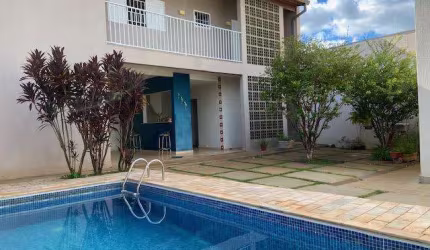 Casa na Cidade Universitaria