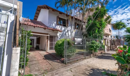 Casa com 3 quartos para alugar na Rua Maestro Mendanha, 25, Santana, Porto Alegre por R$ 8.000