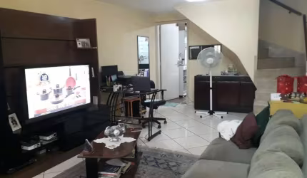 Casa em Condomínio à Venda em Chácara Santo Antônio, São Paulo-SP: 3 quartos, 2 banheiros, 1 vaga, 85m² de área.