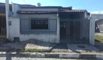 Casa em Parque Getúlio Vargas  -  Feira de Santana