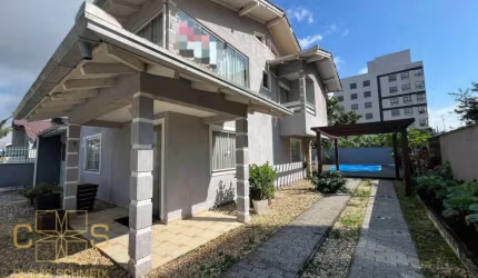 SOBRADO PRÓXIMO AO MAR