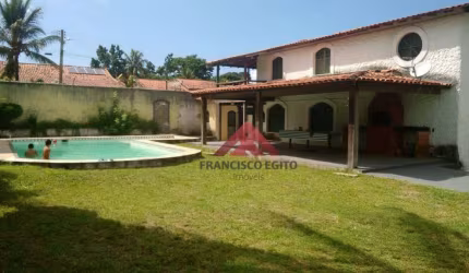 Casa com 6 dormitórios à venda, 300 m² por R$ 900.000,00 - Vila Capri - Araruama/RJ