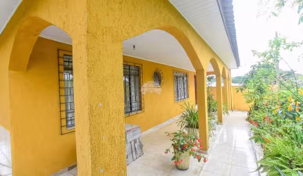 Casa com 3 quartos à venda na Avenida Gralha-azul, 341, Vila Gilcy, Campo Largo, 140 m2 por R$ 395.000