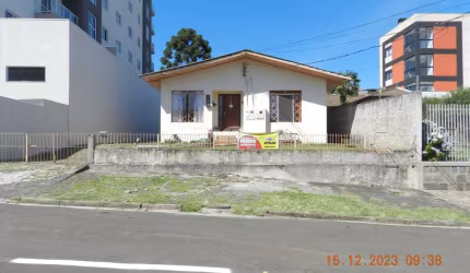 Casa com 5 quartos à venda na Rua Conselheiro Jesuíno Marcondes, 1149, Santa Cruz, Guarapuava, 250 m2 por R$ 1.150.000