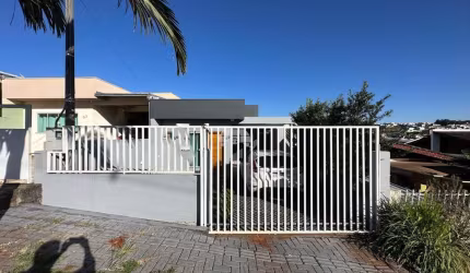 Casa com 2 quartos à venda na Rua Nelson Gerhardt, 59, Fraron, Pato Branco, 88 m2 por R$ 420.000