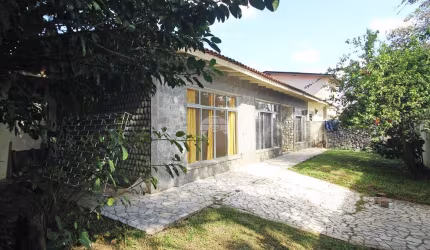 Casa com 4 quartos para alugar na Rua Cícero Jaime Bley, 146, Bacacheri, Curitiba, 185 m2 por R$ 4.200