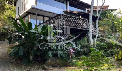 Ótima oportunidade casa com vista para o mar em Ilhabela