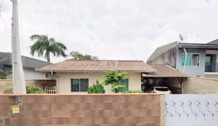 Casa para Venda no bairro Santa Regina em Camboriú, 2 quartos, 2 vagas, Semi-Mobiliado, 324 m² de área total,