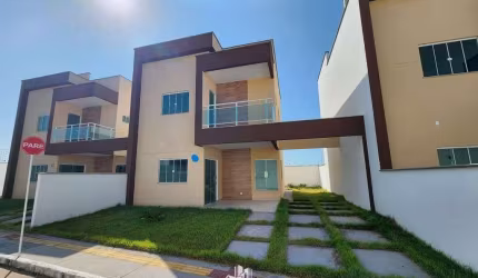Casa Duplex em condomínio à Venda no Alto do Calhau - 3 Suítes - Quintal