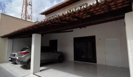 Casa Duplex à Venda em Altos do Calhau - 4 quartos - Nascente - Piscina