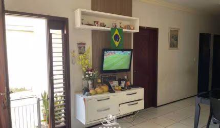 Casa de Condomínio à Venda em Olho D'água - 3 quartos - Amplo quintal