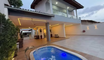Casa Duplex de Alto Padrão a Venda em Cohajap - 4 quartos - Reformada - Piscina