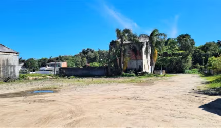 ÓTIMO TERRENO COM ENTRADA PELA PR 407 PLANO 8.730  M2 PRAIA DE LESTE AO LADO DA  ROTATÓRIA  SENTIDO MATINHOS.