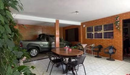Casa térrea com 3 Dormitórios - Vila Jovina - Cotia/SP